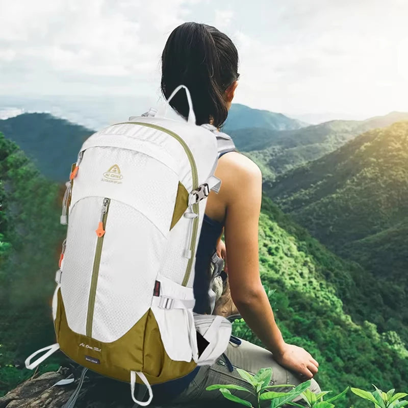 35L Outdoor Backpack Large Capacity Hiking Backpack Lightweight Mountaineering Climbing Bag for Travel Daypack for Trekking