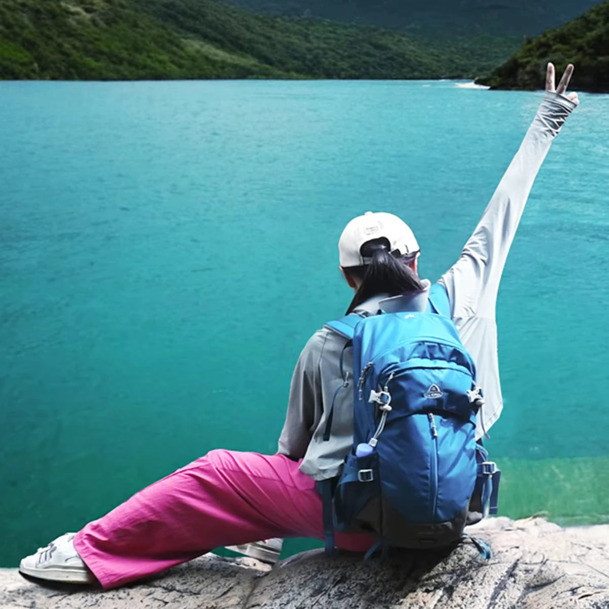 30L Lightweight Hiking Backpack with Rain Cover, Outdoor Sport Travel Bag Daypack for Camping Climbing Skiing Cycling Men Women